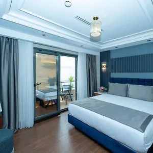 Freya Otel